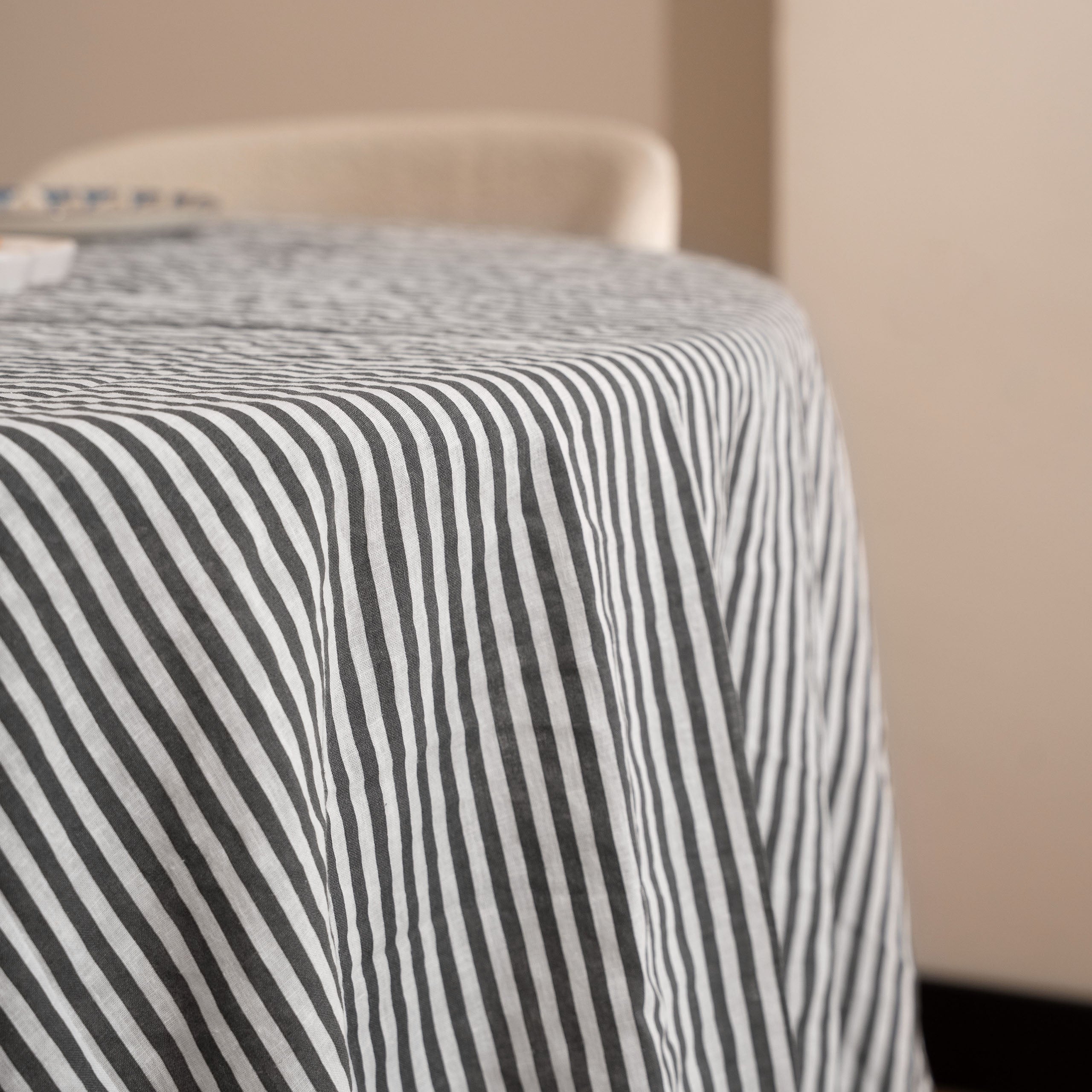 Byrklund Tafelkleed Refined Lines Antraciet