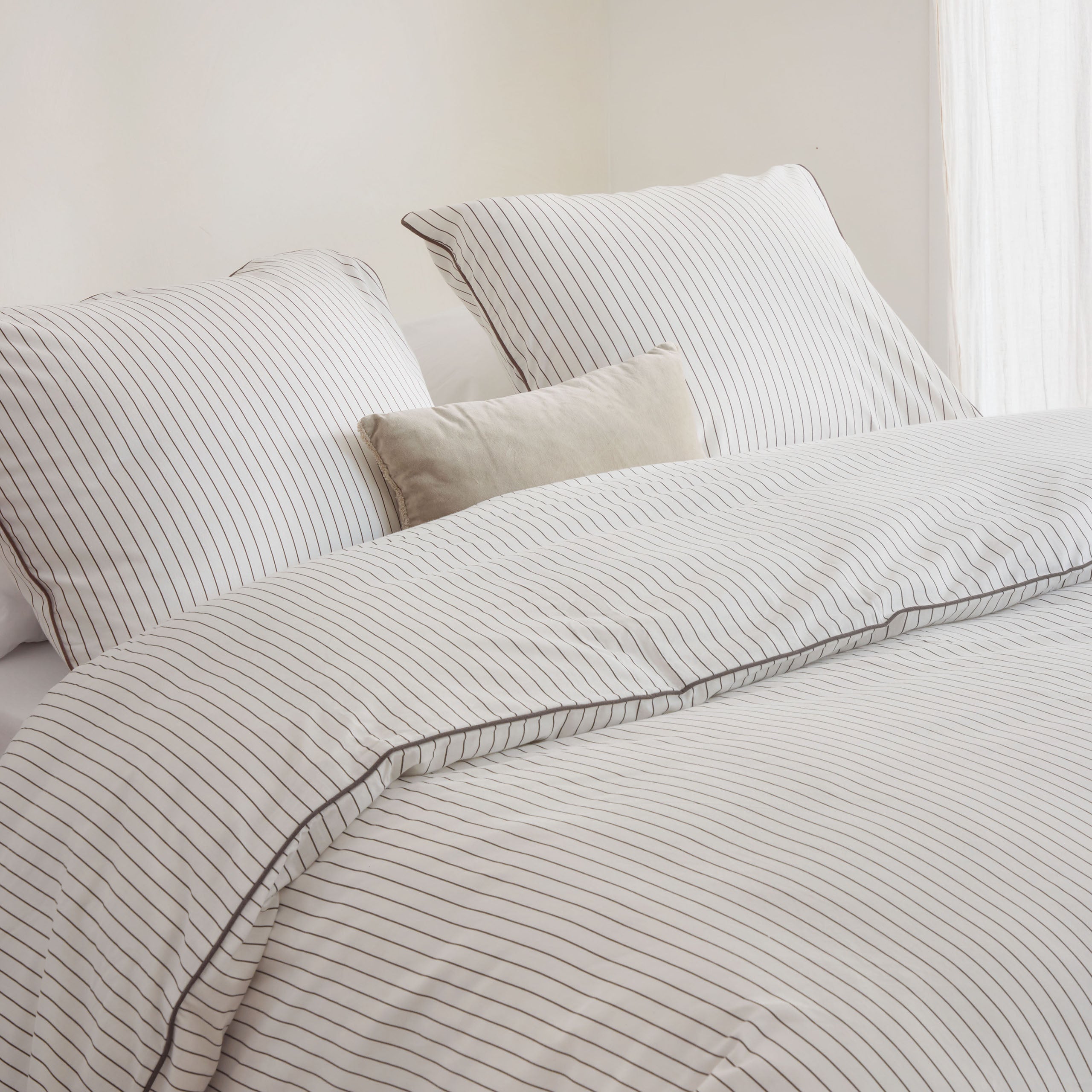 Dekbedovertrek Gentle Stripes Off White / Bruin