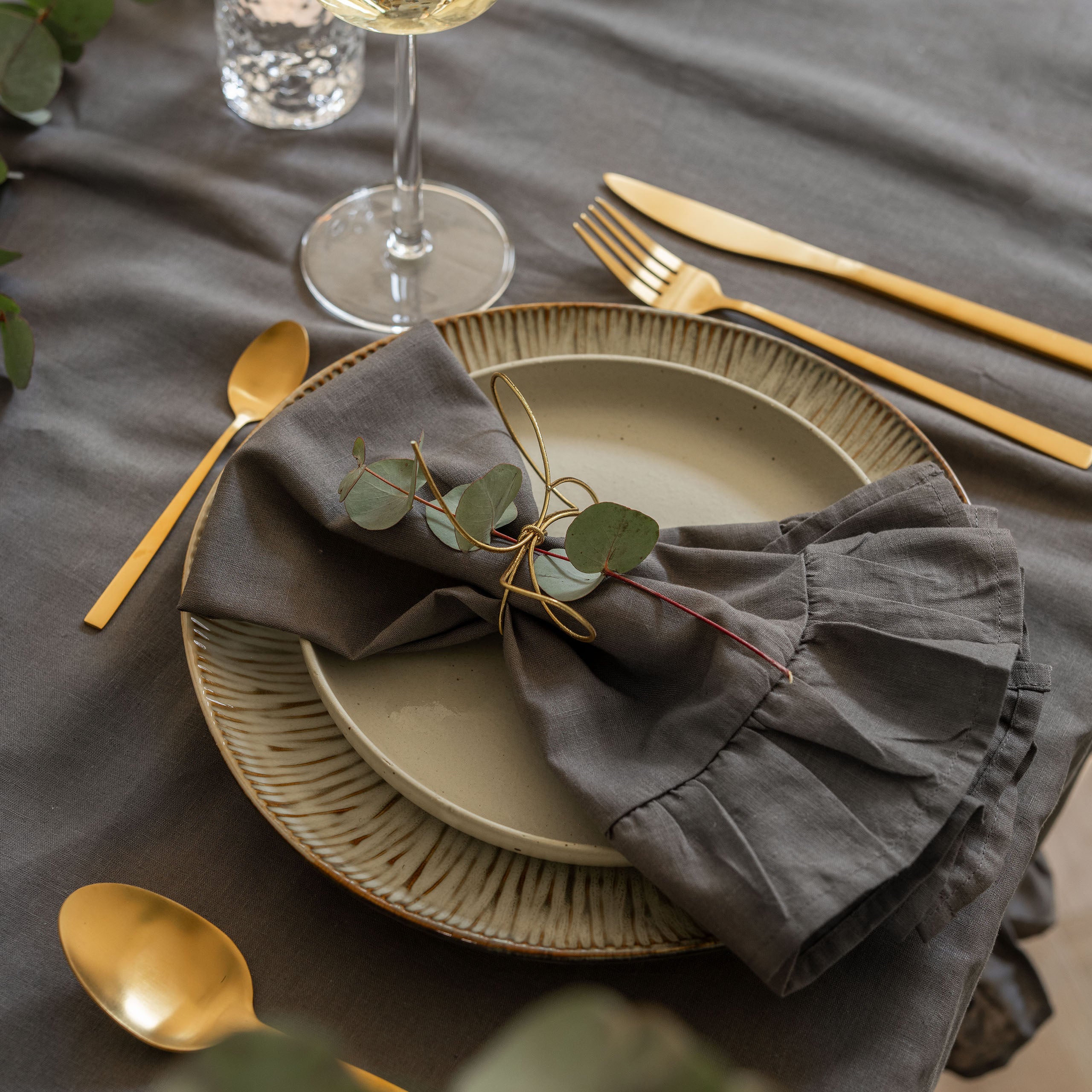 Servet Set Lovely Linen Ruffles Antraciet 4x 40x40