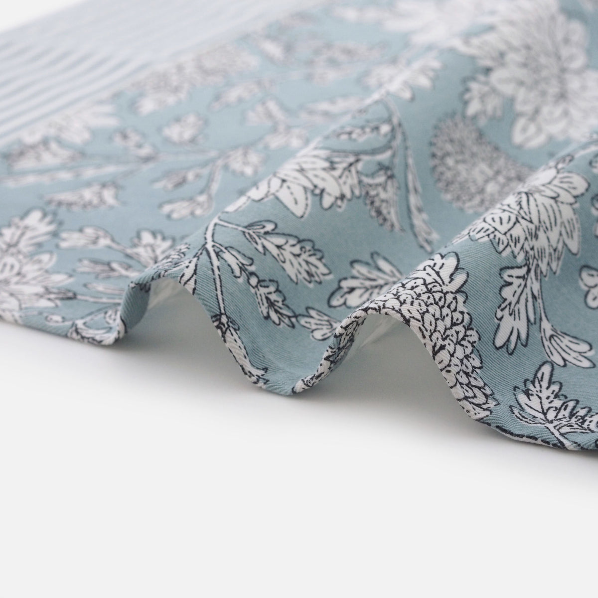 Walra - Tafelloper Breezing Bloom - Lichtblauw - 50x150