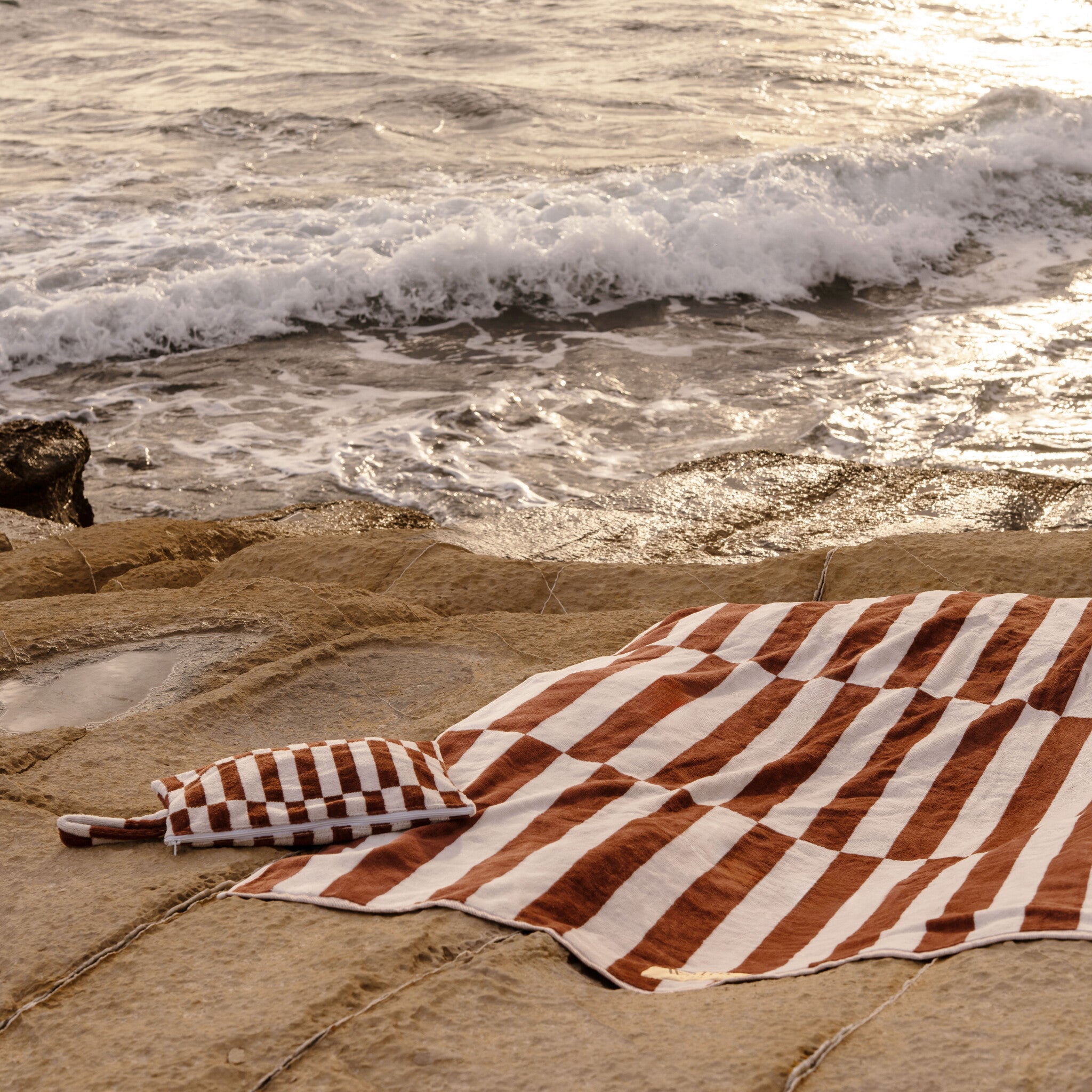 Walra - Strandlaken Salty Square - Bruin 100x180