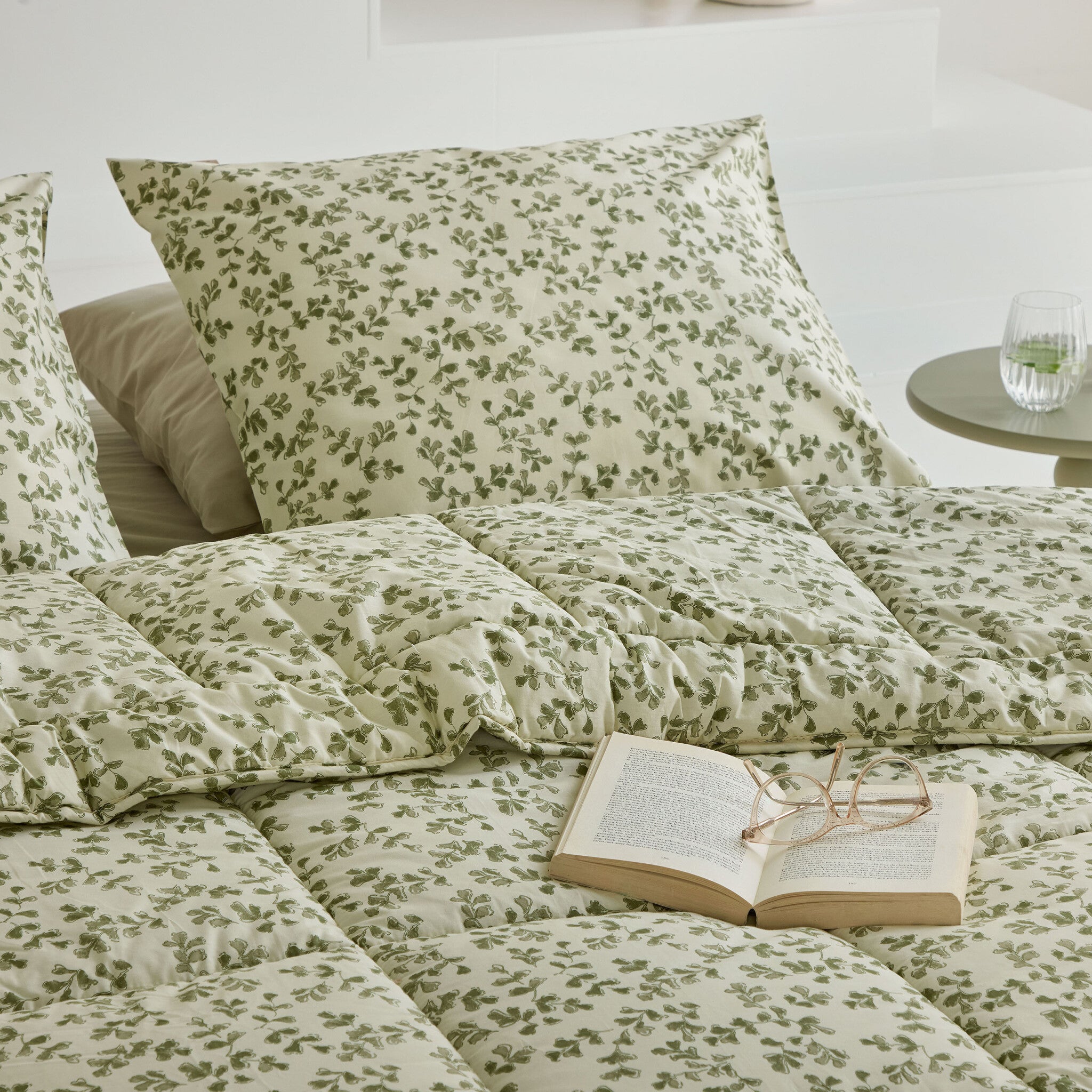 Kussensloop Dancing Twigs